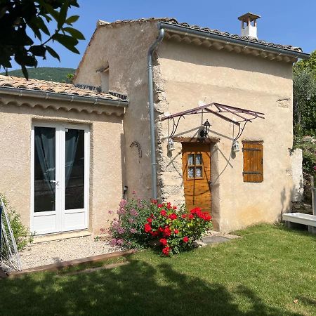 Cabanon Entoure De Montagnes Et D'Oliviers Villa Nyons Bagian luar foto