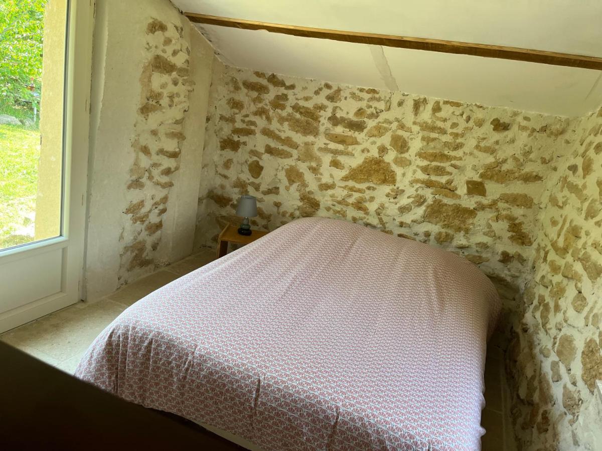 Cabanon Entoure De Montagnes Et D'Oliviers Villa Nyons Bagian luar foto