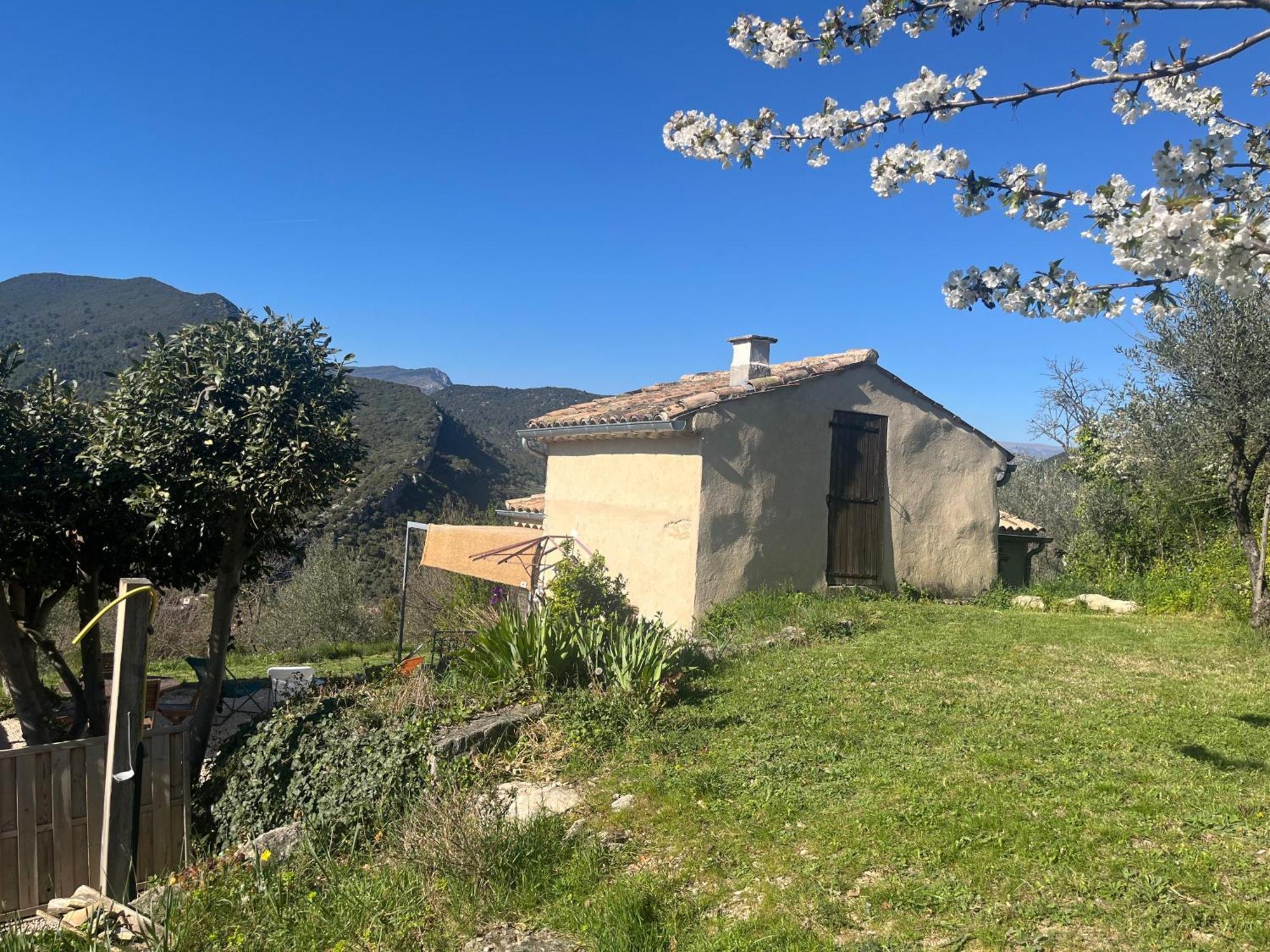 Cabanon Entoure De Montagnes Et D'Oliviers Villa Nyons Bagian luar foto