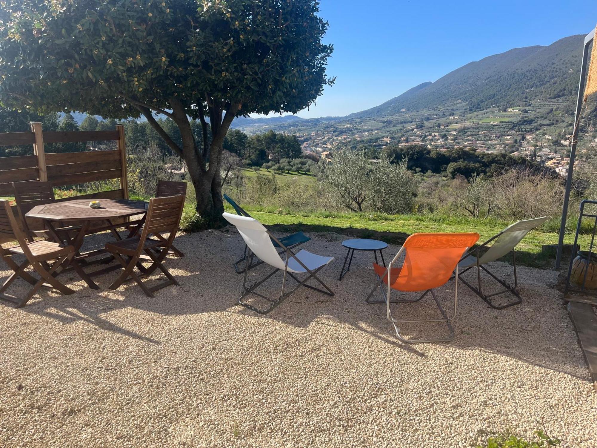 Cabanon Entoure De Montagnes Et D'Oliviers Villa Nyons Bagian luar foto