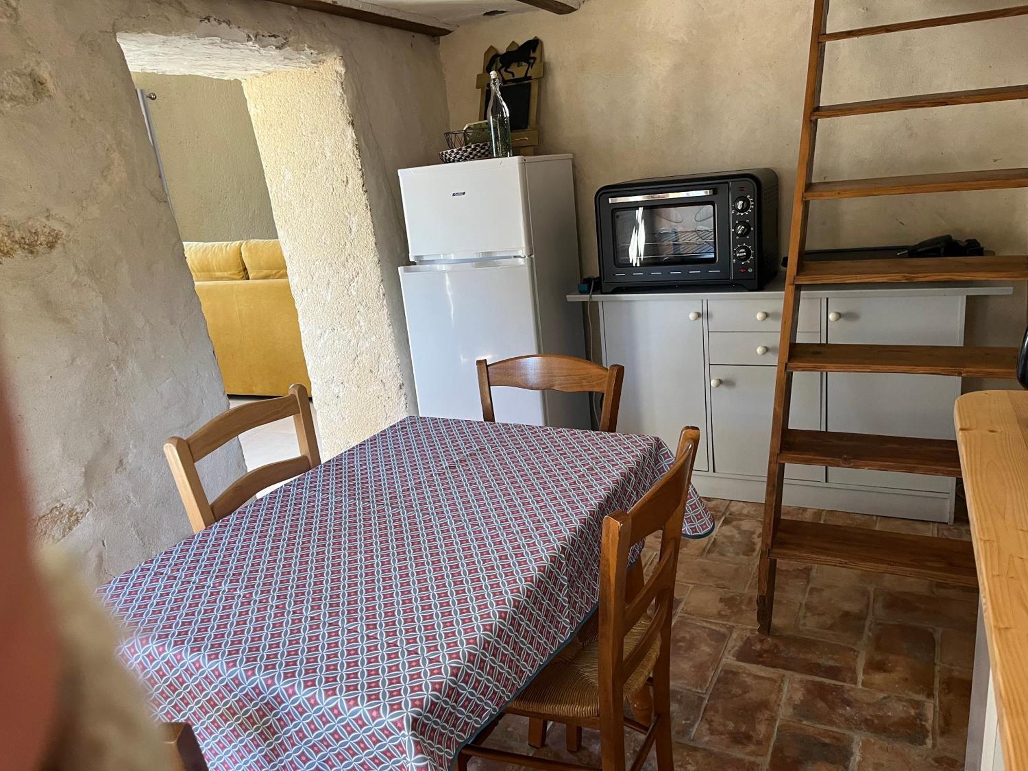 Cabanon Entoure De Montagnes Et D'Oliviers Villa Nyons Bagian luar foto